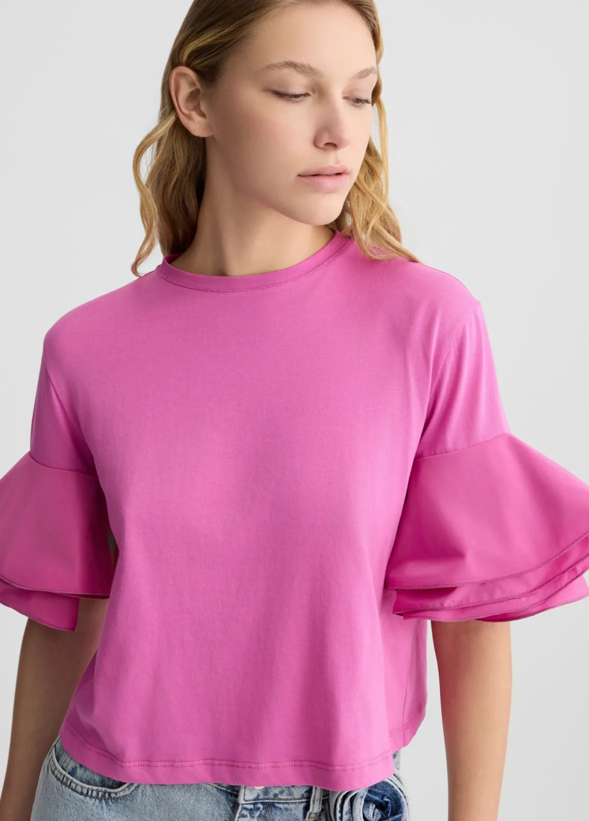 T-shirt con volant