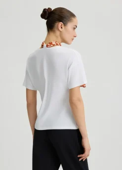 T-shirt in cotone con foulard