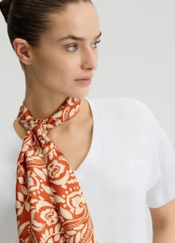 T-shirt in cotone con foulard