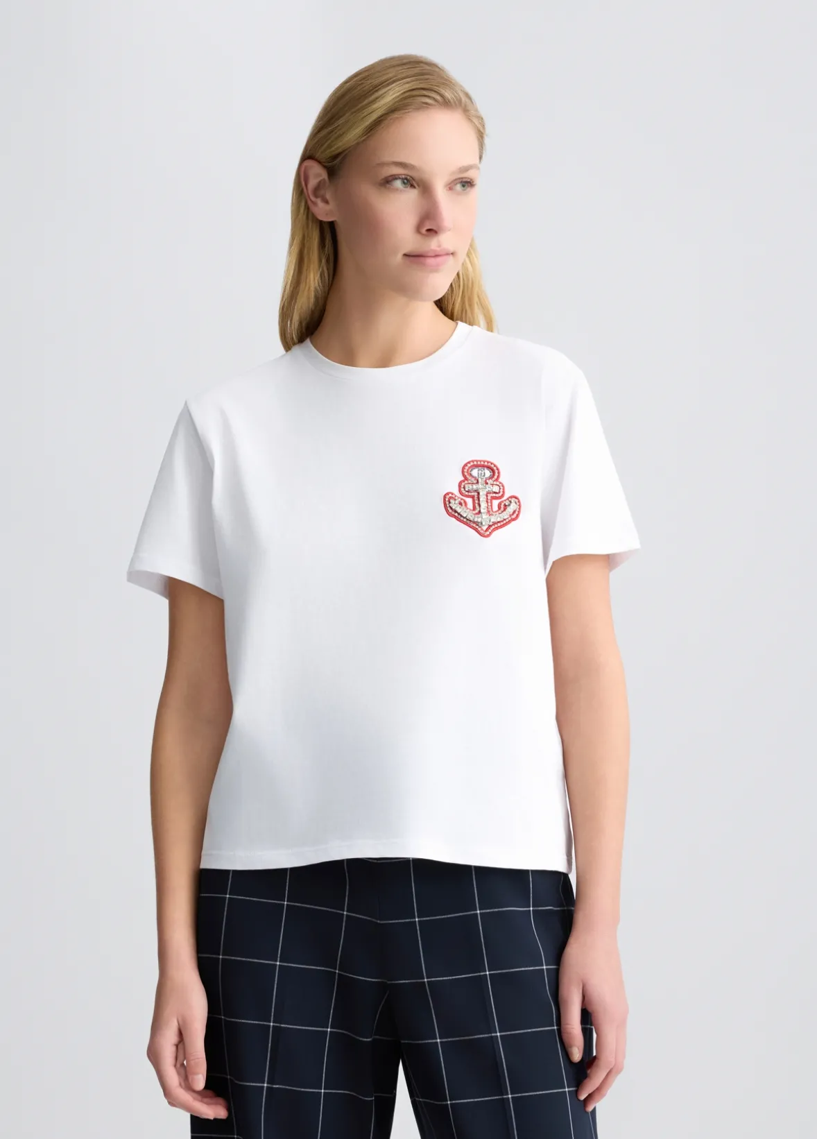 T-shirt in cotone con ricamo e strass