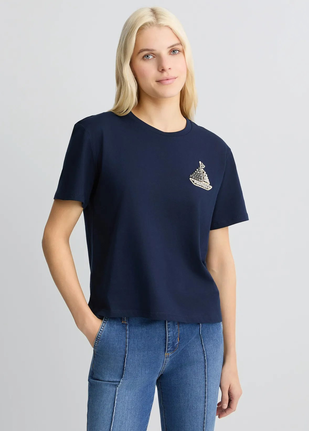 T-shirt in cotone con ricamo e strass