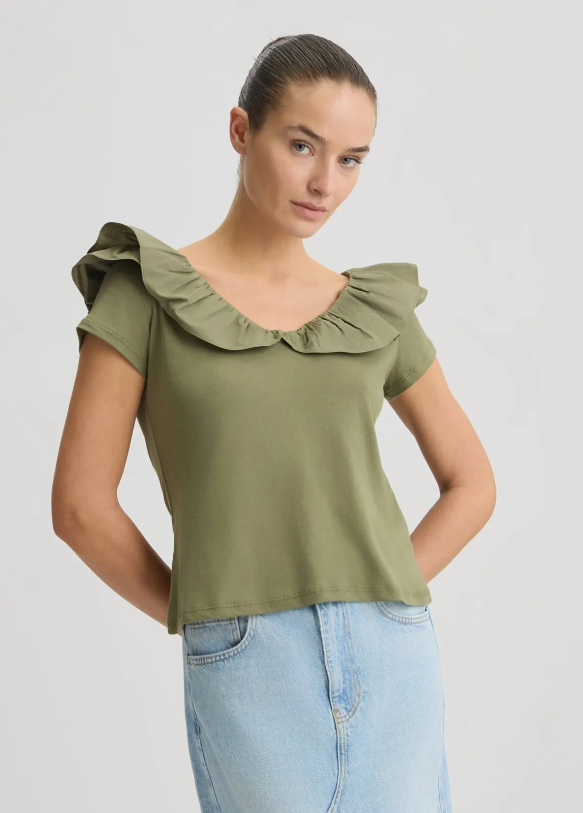 T-shirt in cotone con rouches