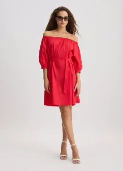Vestito corto con spalle scoperte