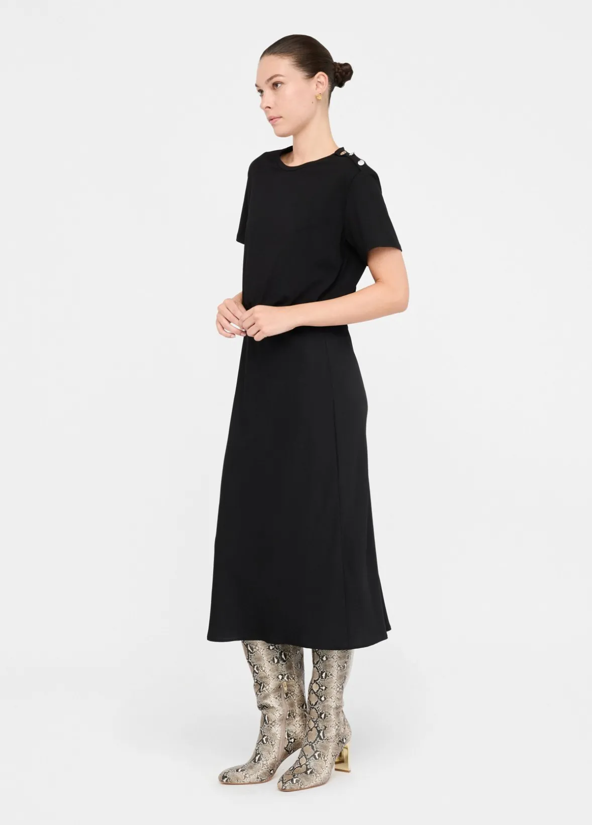 Vestito lungo con bottoni