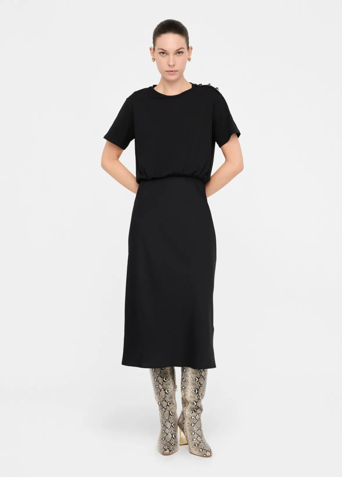 Vestito lungo con bottoni